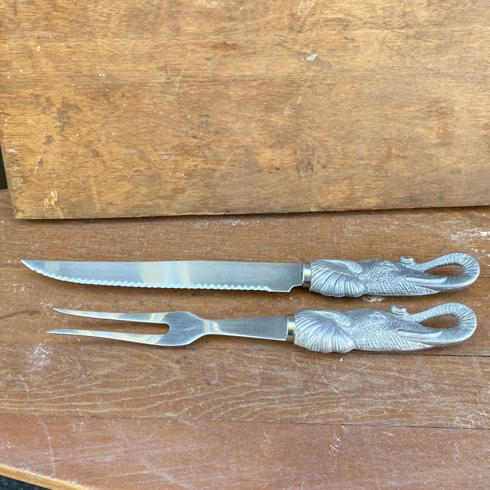 Vintage Arthur Court Elephant Carving set